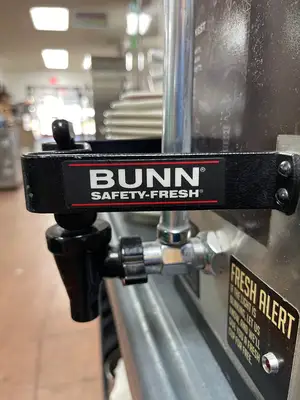 Used Bunn Used BUNN Soft Heat Coffee Server 1.5G/5.7L Stainless Steel 27850.0060 Beverage Dispensers Illinois US | Falcon Restaurant Supply #1376104
