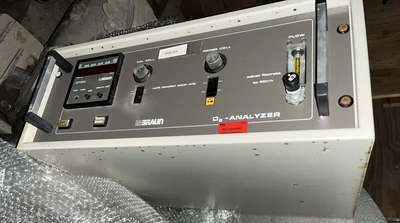 M Braun Glove Box System with Oxygen and H2O Analyzers Mb150b-G-1