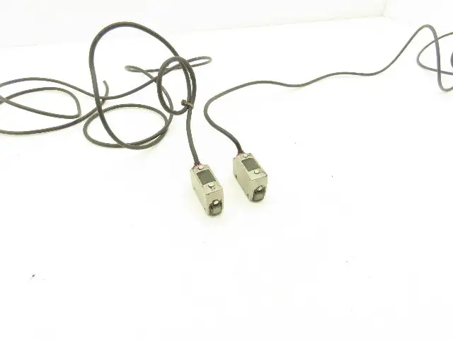 Keyence LR-ZB250AP CMOS Laser Sensor 10-30VDC  Lot of 2