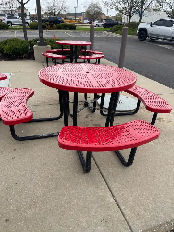 Used Falcon Restaurant Supply Used Commercial Outdoor Round Picnic Table - FG6 - SS354 Restaurant Front of House Furnishings Illinois US | Falcon Restaurant Supply #1374716