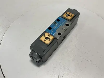 USED VICKERS DG4V-3-6C-M-U-HL7-60