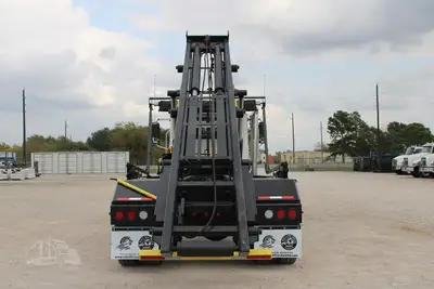 New | in-Stock 2026 MACK GRANITE 64BR Rolloff Trucks Texas US | Roll Off Truck World #1491895