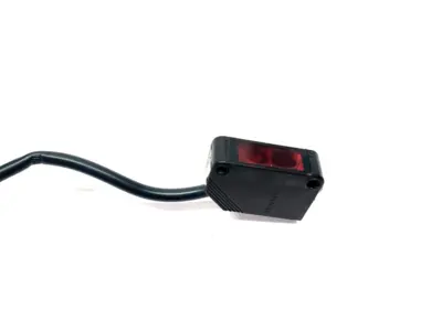 E3Z-D81 | Omron  Diffuse Reflective Built-In Amplifier Photoelectric Sensor - Used