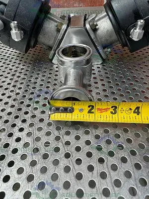 USED 2 ITT PURE FLO ADVANTAGE 4 - WAY DIAPHRAGM VALVE W/ 1" SANITARY FITTING
