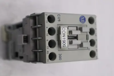 Allen Bradley 100-C09DJ300/100-C09D*300 DRIVES STOCK #L-483-C