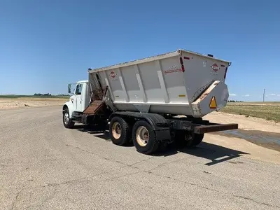 USED 2001 INTERNATIONAL 4900