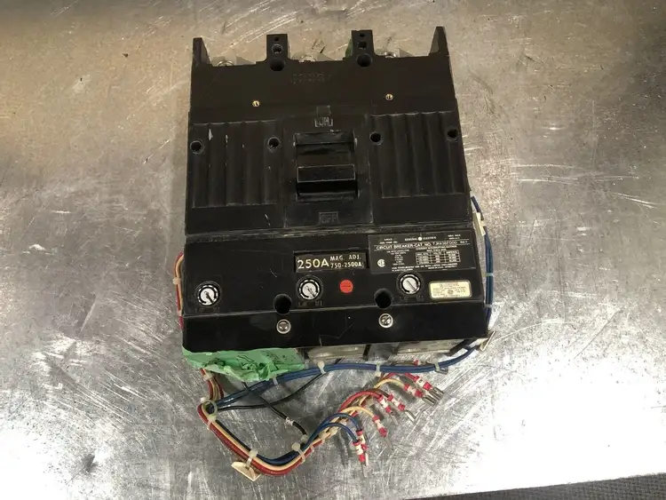 Used GENERAL ELECTRIC TJK436F000 Switchgears British Columbia CA | Lenmark #241030