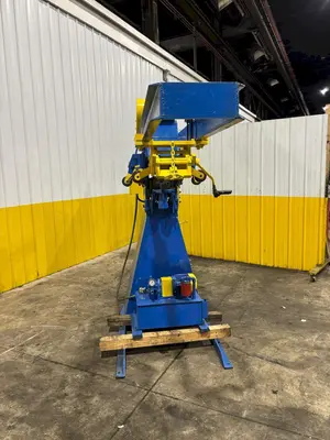 1/4" CAPACITY BLUE VALLEY MODEL #FLANGER-T-588 FLANGING MACHINE: YOBRO #24453
