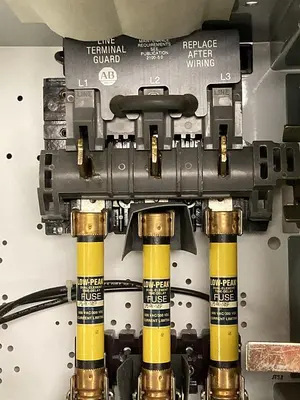 USED ALLEN-BRADLEY 2192F-BJC-24R-111 Q