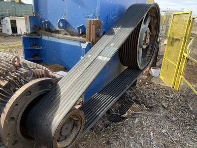 400 hp Hogger w/ Infeed & Outfeed Conveyor