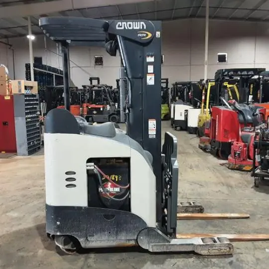 USED 2018 CROWN RR5725-45