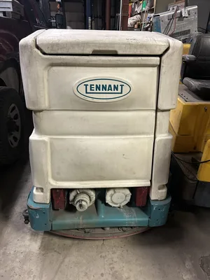 36V Tennant 7200 Battery Electric 36″ Ride-On Floor Scrubber with Charger