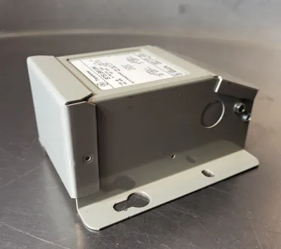 GE 9T51B0104 Buck Boost Transformer 1ph 100va 120/240v-ac 12/24v-ac. Loc4E35