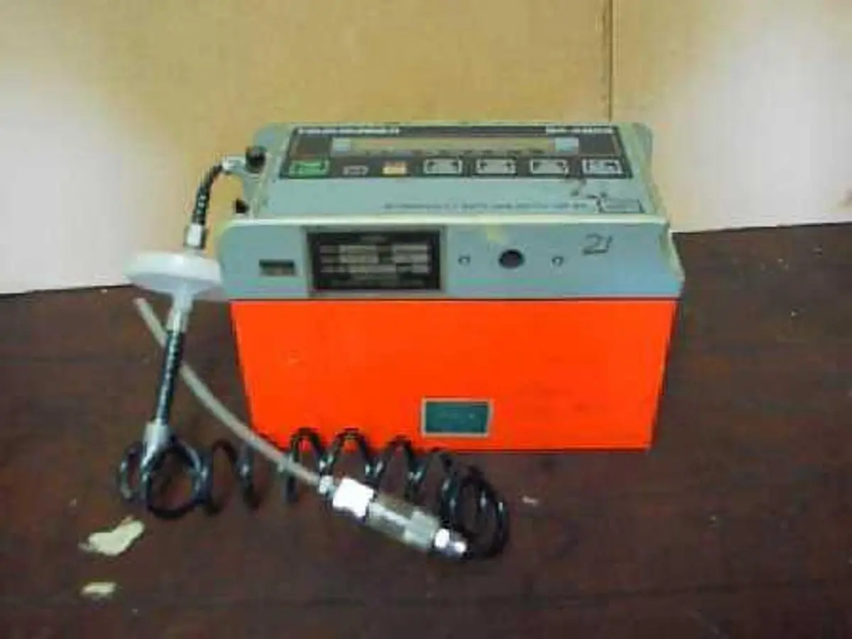 QTY. 1. GASTECH GAS DETECTOR FOUR RUNNER GX-4000, ...
