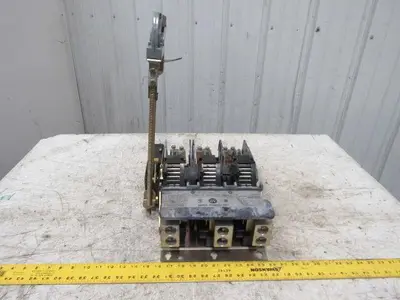 Allen Bradley Ser A 600A 600VAC 250VDC MAX 3Ph Disconnect Switch