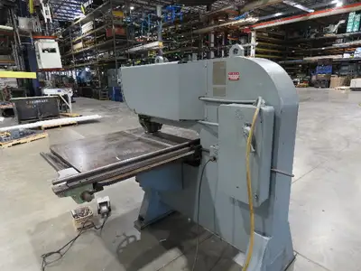 Strippit Fabricator Super 30 Single Punch Press 30 Ton 230/460V Foot Switch