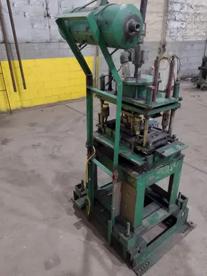 7 TON PNEUPOWER AIRAM PNEUMATIC CUTOFF PRESS: STOCK #19532