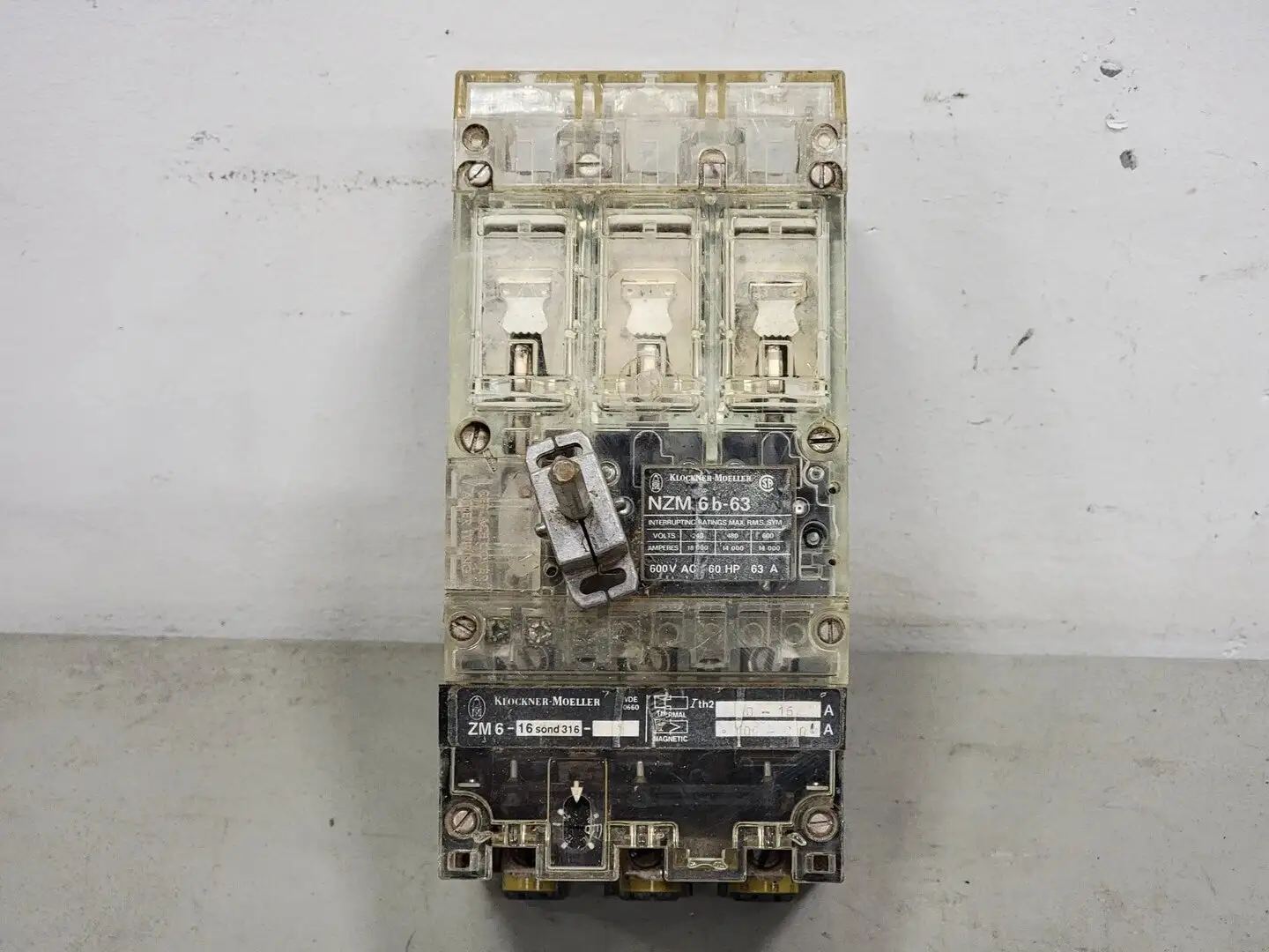 USED KLOCKNER-MOELLER NZM 6B-63