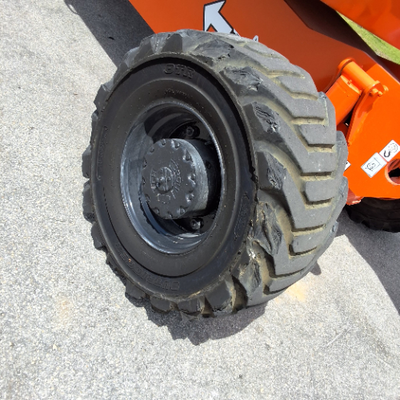 USED 2013 JLG 800AJ