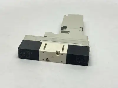 VQC1400-5 | SMC  Pneumatic Solenoid Valve 5-Port - New Other