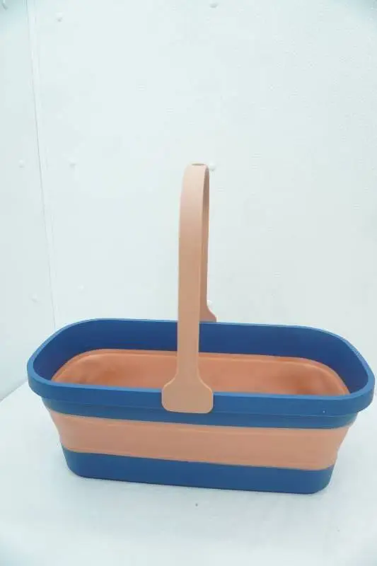 Silicone/Rubber/Poly Collapsible Storage Basket w/handle. 20.5"x9.75x8"