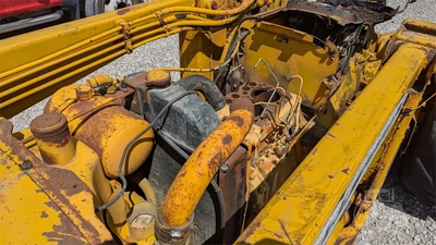 USED JOHN DEERE 300