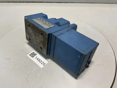 USED MOOG D641-230