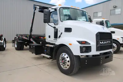 New | in-Stock 2027 MACK MD7 Rolloff Trucks Texas US | Roll Off Truck World #1491920