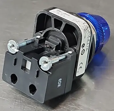 Allen Bradley 800T-QH2A Ser V blue with 800TC-N374/A loc4C18