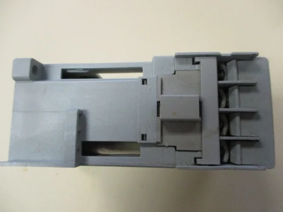 USED Allen-Bradley 100-C09Z*10 Ser A