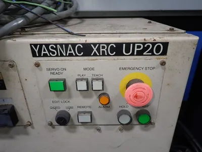 USED YASKAWA / MOTOMAN UP20 / DX200