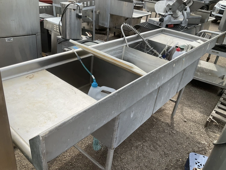 Used _UNKNOWN_ _UNKNOWN_ Sinks Michigan US | Miedema Asset Management Group #1137829