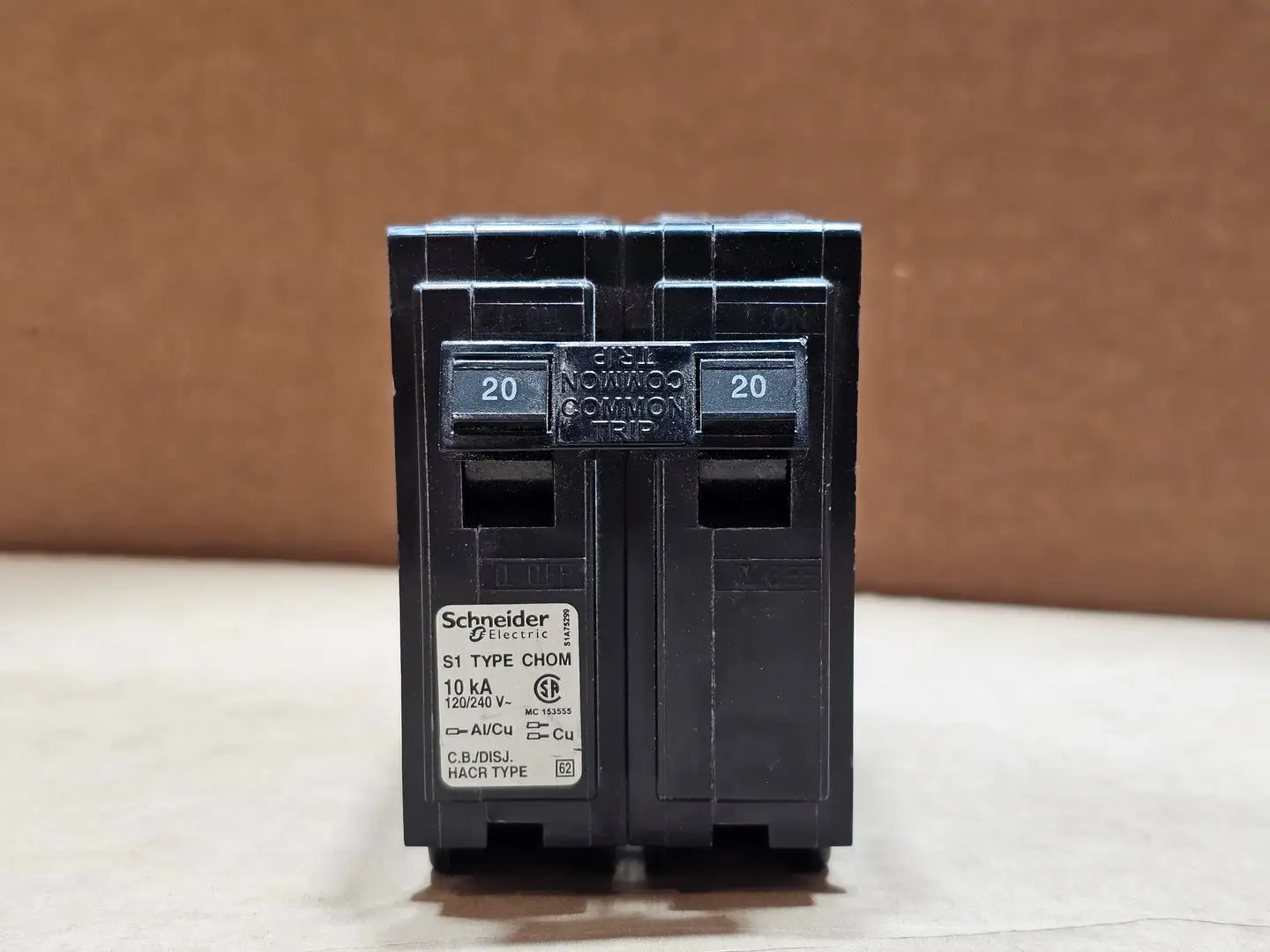 USED SCHNEIDER ELECTRIC CHOM220