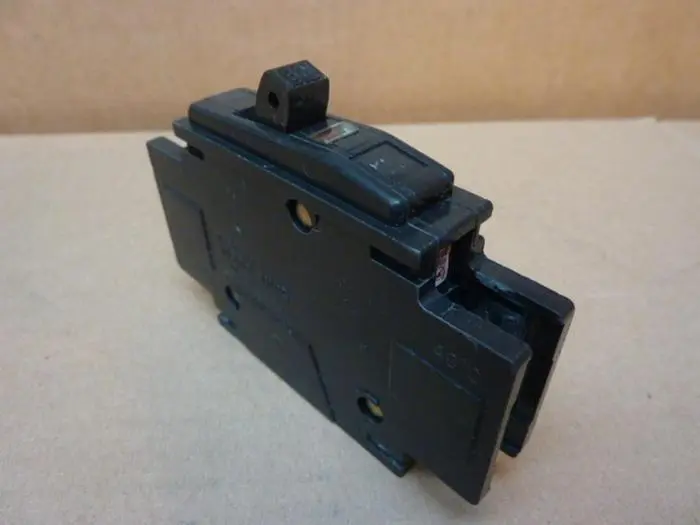 Used SQUARE D QOU130 Circuit Breakers Michigan US | Ideal Machinery #595604