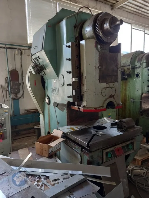 Used 1979 ŠMERAL LE 250 C Gap Frame (OBS) Presses SK | F.M.T. Group s.r.o. #1246042