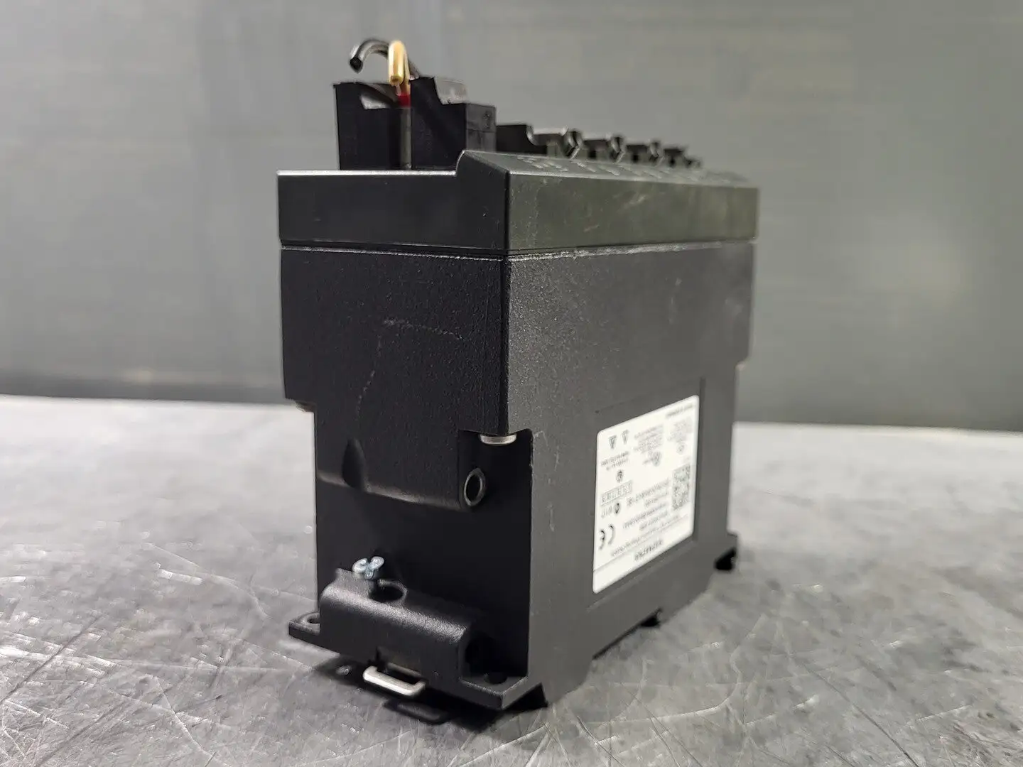 USED SIEMENS 6GK5208-0BA00-2AA3