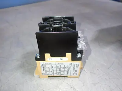 New | in-Stock ALLEN BRADLEY 700P000A1 Relays & Switches | HGR 24 #739681