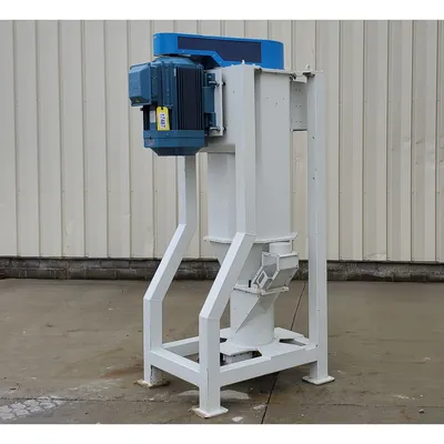 Surplus 33HP (25KW) Carbon Steel Vertical Auger Mixer