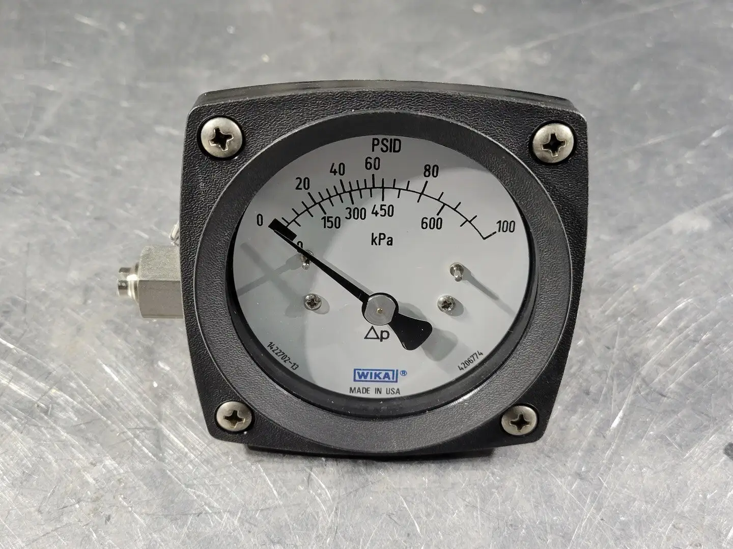 NEW WIKA 700.04