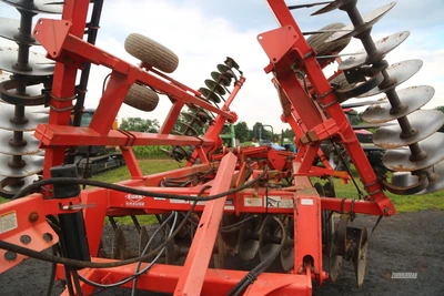 Used KUHN KRAUSE 8200-25W Tandem Discs Pennsylvania US | Zimmerman Farm Service #1409920