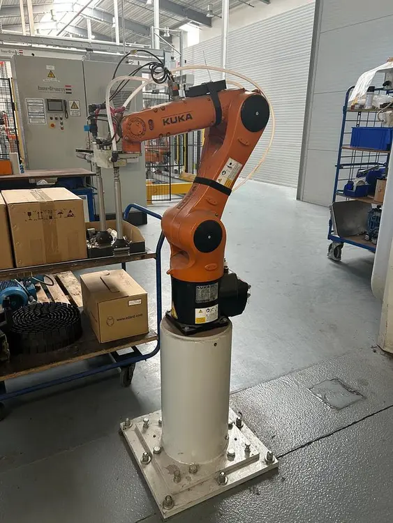 Used - INDUSTRIAL ROBOT PACKAGE Robots | UCY Industrial GmbH #386512