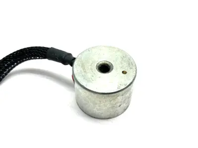 USED MAG-MATE ROUND ELECTROMAGNET, 10-32 TAP, 1" DIA, 0.75" WIDE, 24VDC, 1.4W