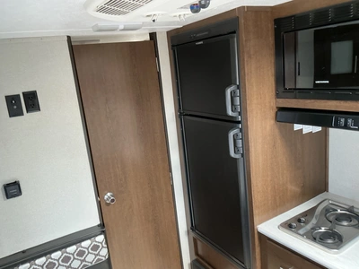 Used 2019 PRIME TIME NAVI 16FQ Campers, Caravans, Motorhomes Michigan US | Miedema Asset Management Group #1341094