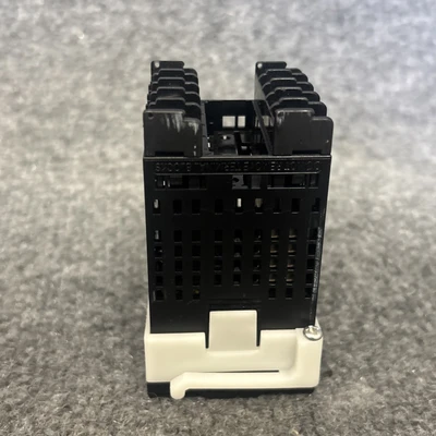 Used Omron E5CN-R2T Temperature Controls California US | Davliegogo LLC #1707148