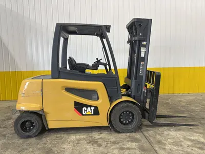 USED CAT 2EP11000