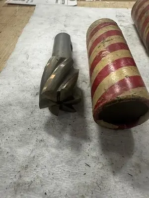 USED SET OF END MILLS VARIOUSE SIZE AND STYLE