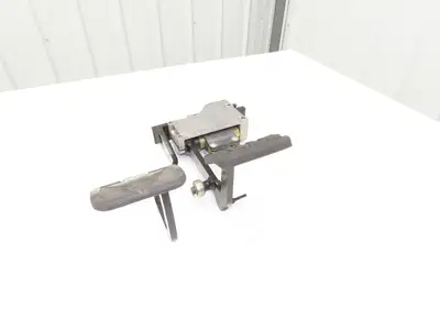 Linde Forklift Brake & Accelerator Pedal W/Potentiometer Removed From E20C
