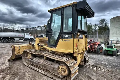 Used 2001 CATERPILLAR D5C Bulldozers Pennsylvania US | Proxy Equipment #1377711