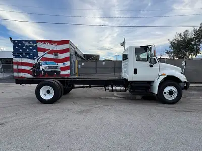 Used 2018 INTERNATIONAL DURASTAR 4300 Cab Chassis trucks Florida US | Truck and Van Outlet #1509142