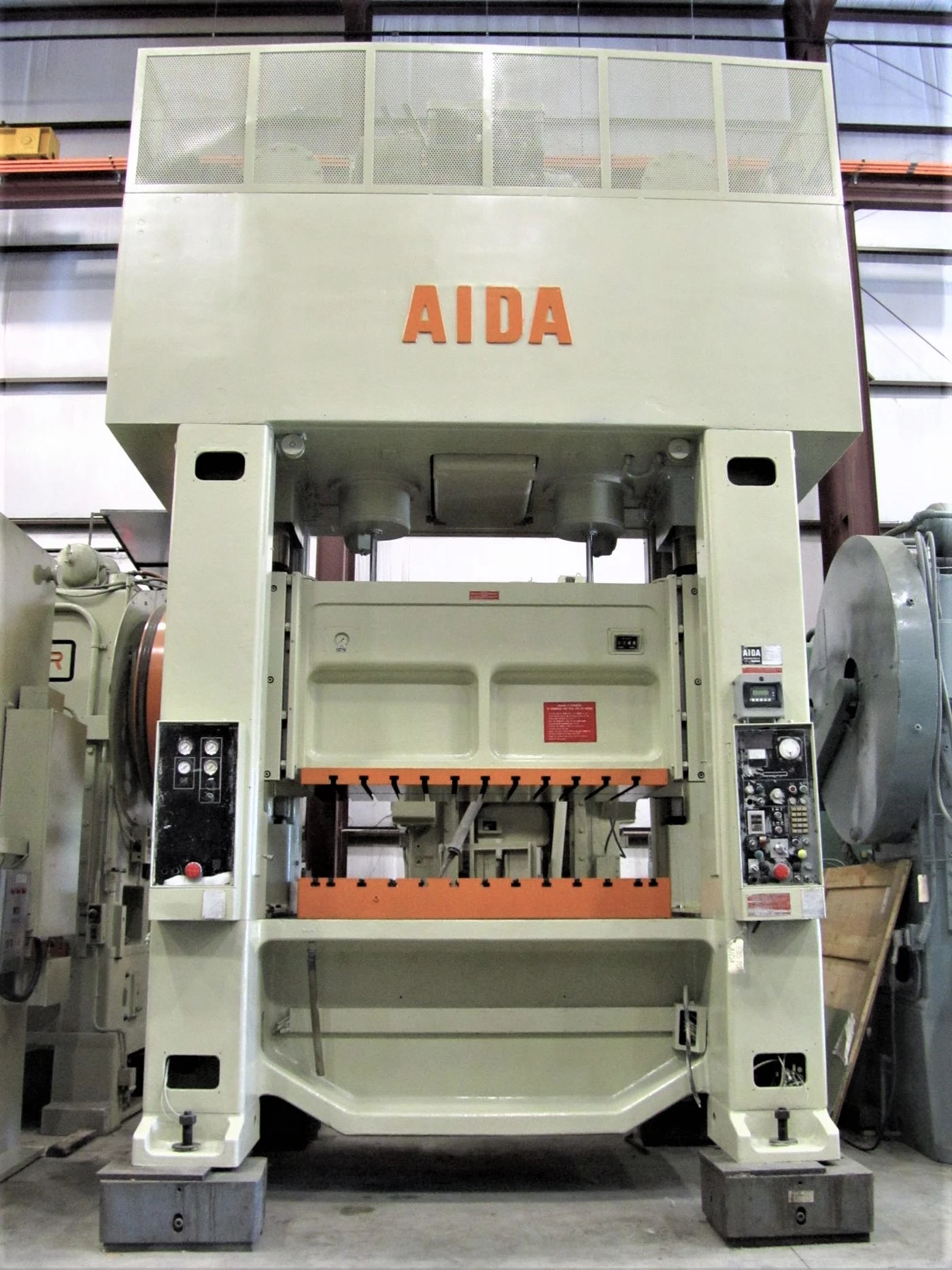USED 1985 AIDA PRESSES AIDA PMX(1)-L2-300H(1) PRESS